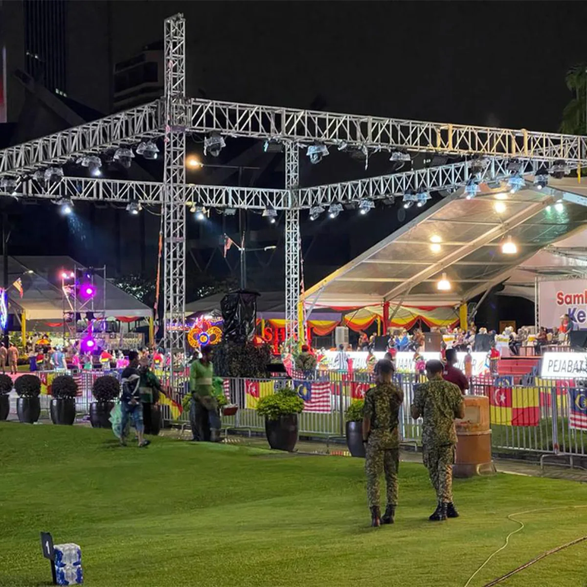 Bisabi production structure operating at a night event